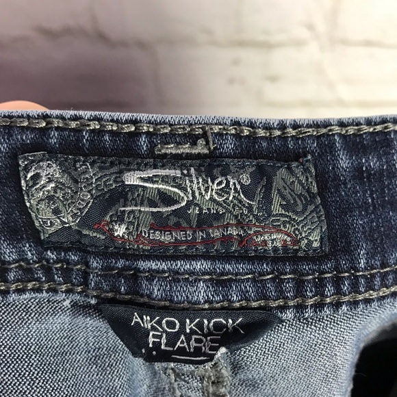 Silver Aiko Kick Flare Crop Midrise Denim Capris - Picture 5 of 7